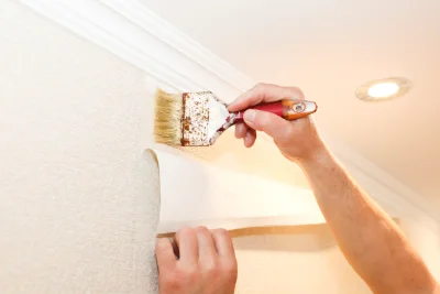 Pose de papier peint à Montgesoye — revêtements muraux et toiles de verre